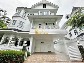 Casa en alquiler de 4 habitaciones en Bang Na, Bangkok