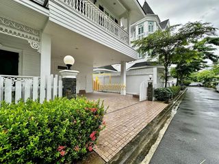 Casa en alquiler de 4 habitaciones en Bang Na, Bangkok
