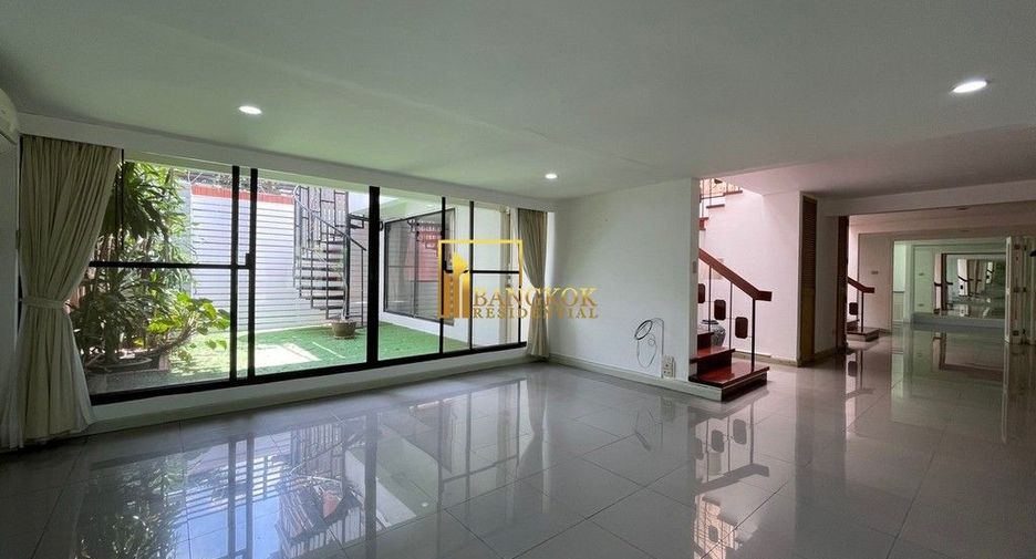 For rent 4 ベッドルーム house in Watthana, Bangkok