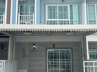 For sale 4 bedrooms townhouse in Mueang Pathum Thani, Pathum Thani