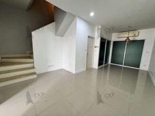 For sale 4 bedrooms townhouse in Mueang Pathum Thani, Pathum Thani