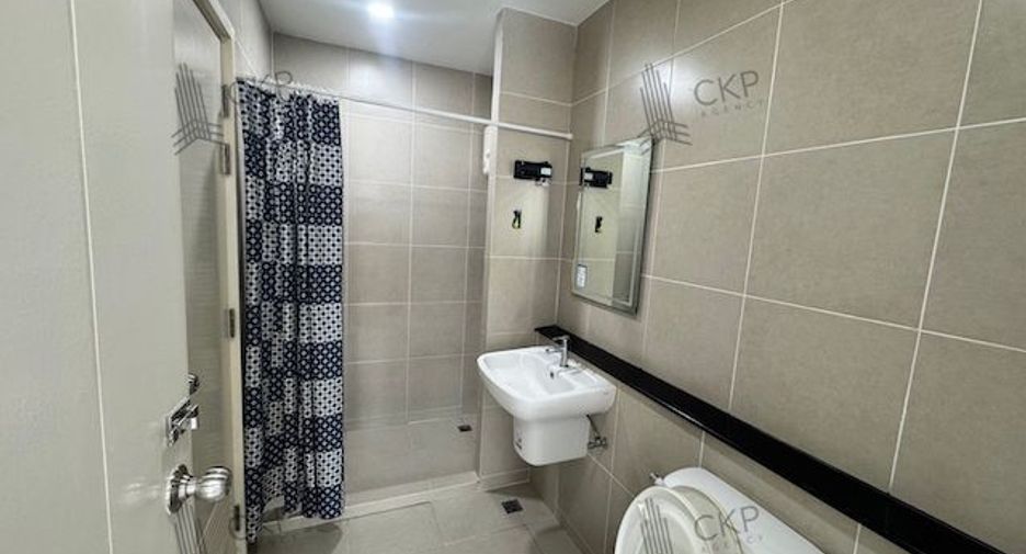 For sale 4 bedrooms townhouse in Mueang Pathum Thani, Pathum Thani