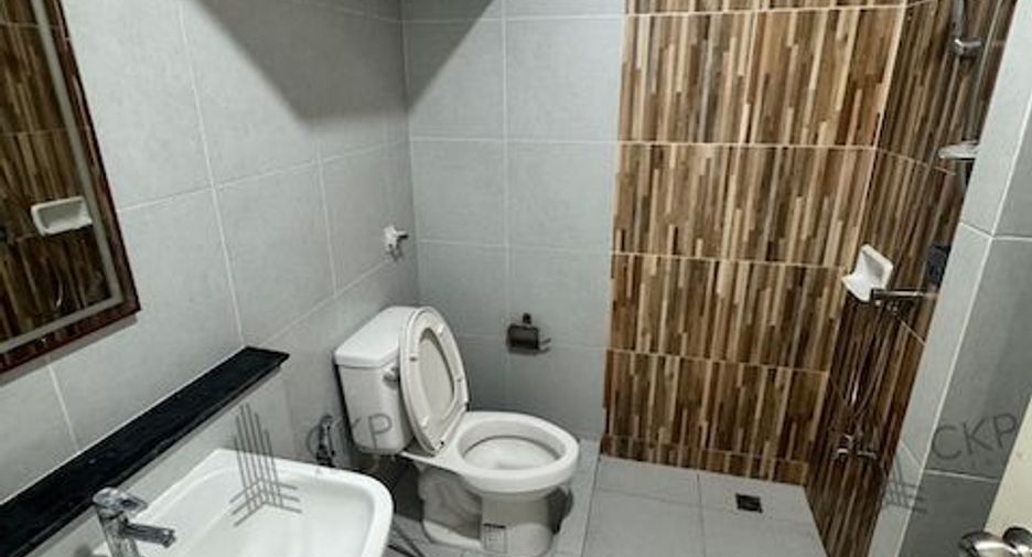 For sale 4 bedrooms townhouse in Mueang Pathum Thani, Pathum Thani