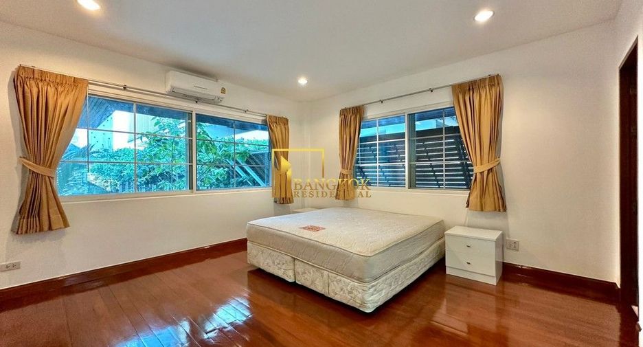 À louer 4 chambres maison à Watthana, Bangkok