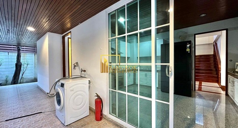 À louer 4 chambres maison à Watthana, Bangkok