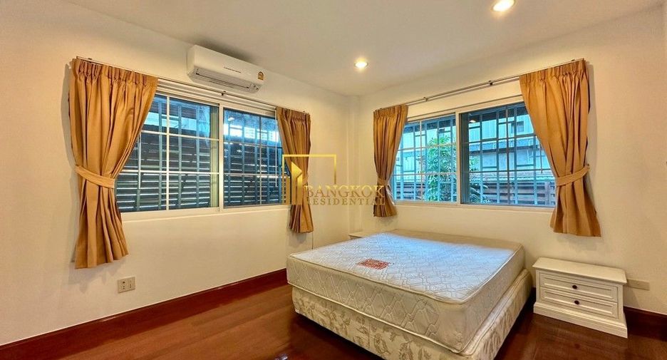À louer 4 chambres maison à Watthana, Bangkok