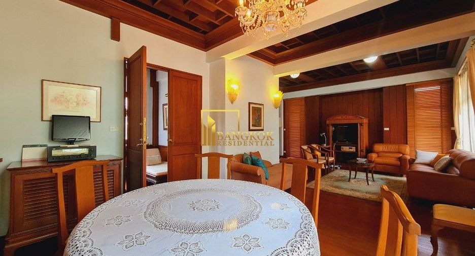 For rent 2 ベッドルーム house in Khlong Toei, Bangkok