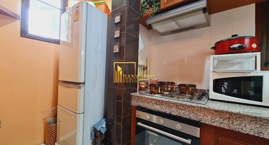 For rent 2 ベッドルーム house in Khlong Toei, Bangkok