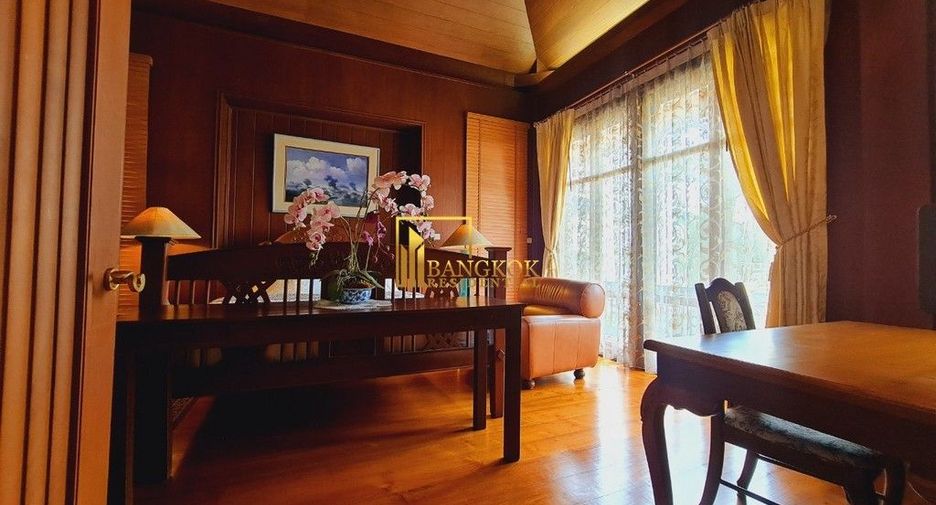For rent 2 ベッドルーム house in Khlong Toei, Bangkok