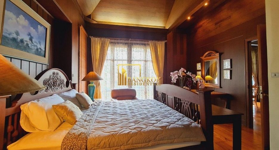 For rent 2 ベッドルーム house in Khlong Toei, Bangkok