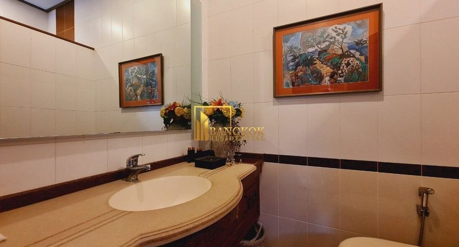 For rent 2 ベッドルーム house in Khlong Toei, Bangkok