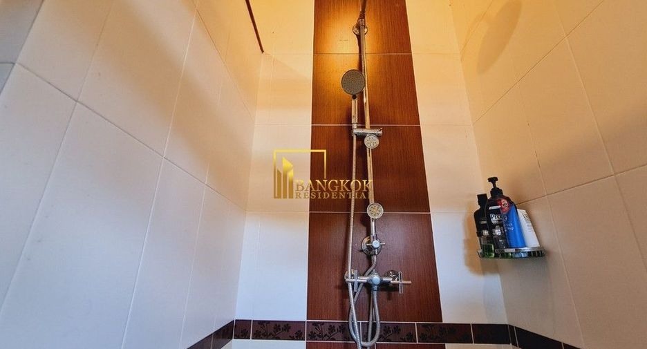 For rent 2 ベッドルーム house in Khlong Toei, Bangkok