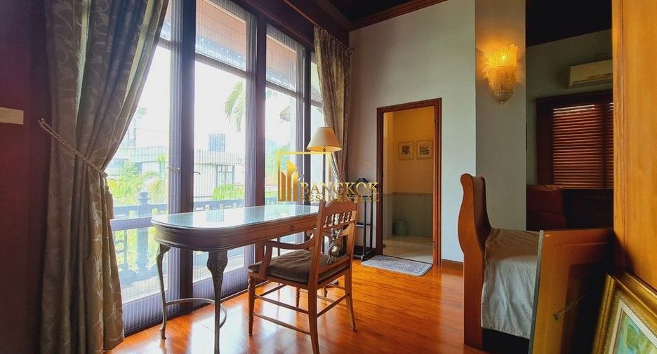 For rent 2 ベッドルーム house in Khlong Toei, Bangkok