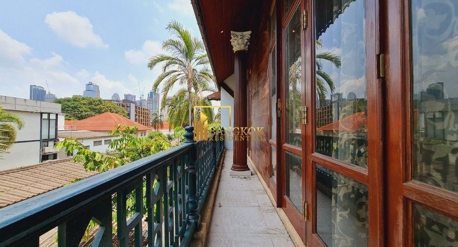 For rent 2 ベッドルーム house in Khlong Toei, Bangkok