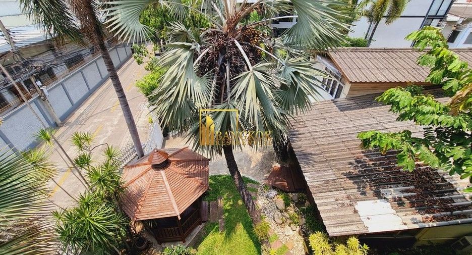 For rent 2 ベッドルーム house in Khlong Toei, Bangkok