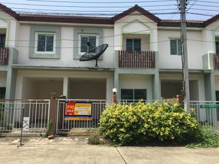 Casa adosada en venta de estudio en Nong Khaem, Bangkok