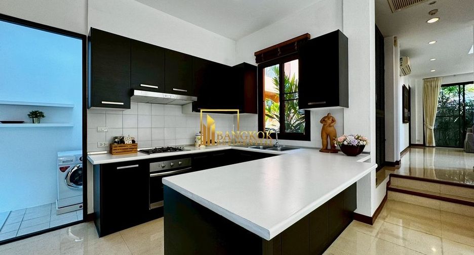 For rent 3 bedrooms house in Khlong Toei, Bangkok