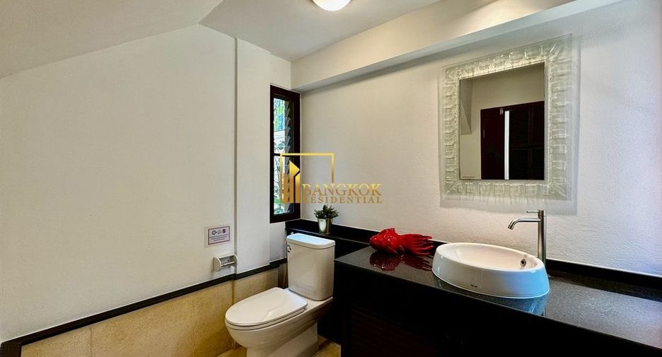 For rent 3 bedrooms house in Khlong Toei, Bangkok