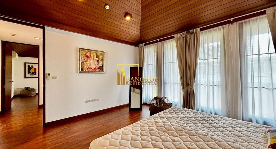 For rent 3 bedrooms house in Khlong Toei, Bangkok