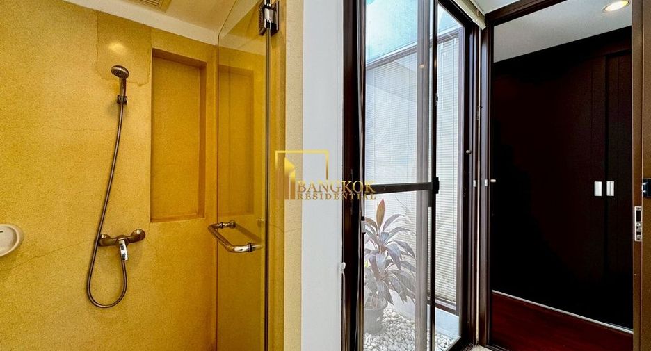 For rent 3 bedrooms house in Khlong Toei, Bangkok