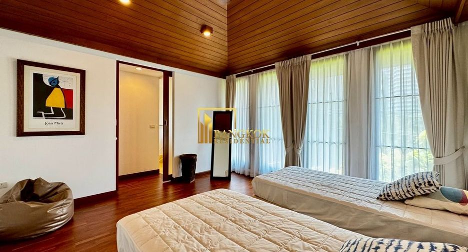 For rent 3 bedrooms house in Khlong Toei, Bangkok