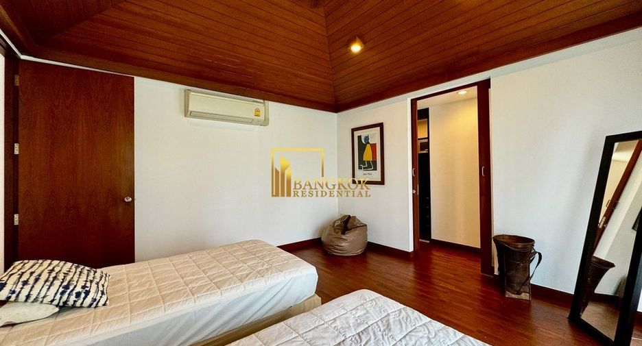 For rent 3 bedrooms house in Khlong Toei, Bangkok