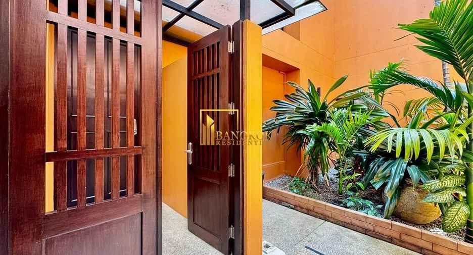 For rent 3 bedrooms house in Khlong Toei, Bangkok