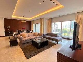 Condo en alquiler de 3 habitaciones en Pathum Wan, Bangkok
