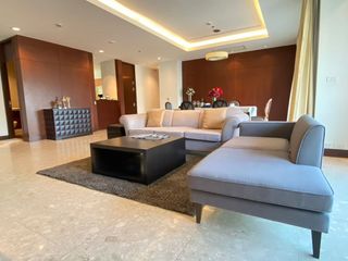 Condo en alquiler de 3 habitaciones en Pathum Wan, Bangkok