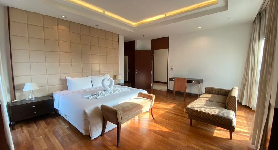 Condo en alquiler de 3 habitaciones en Pathum Wan, Bangkok