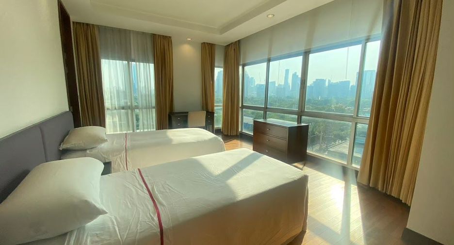 Condo en alquiler de 3 habitaciones en Pathum Wan, Bangkok