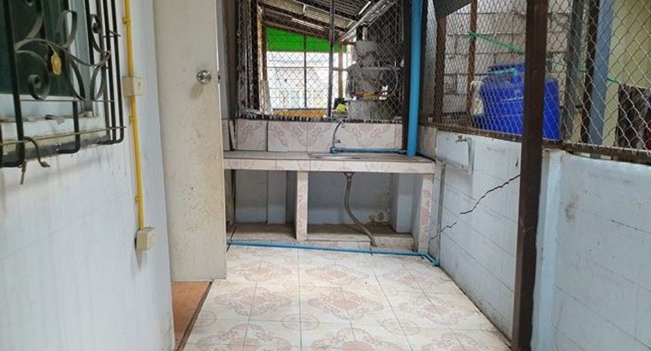 For sale studio townhouse in Min Buri, Bangkok