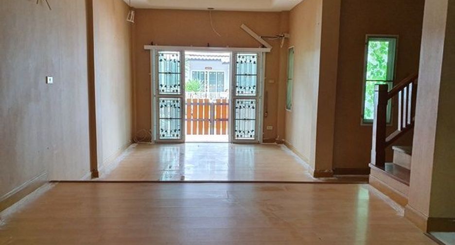 For sale studio townhouse in Min Buri, Bangkok