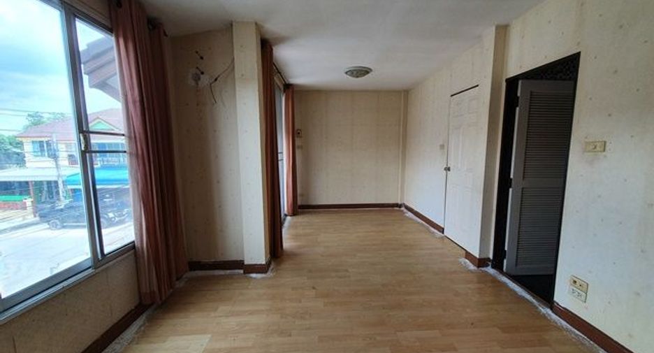 For sale studio townhouse in Min Buri, Bangkok