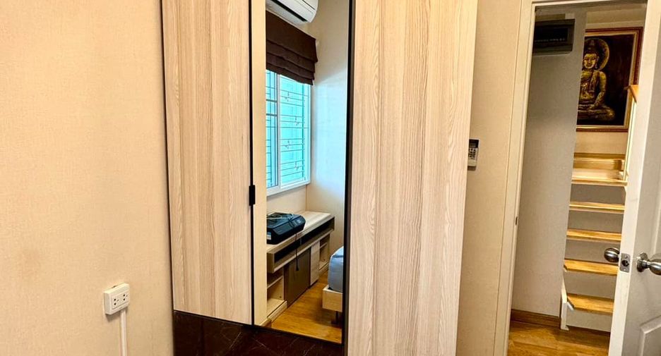 For sale 4 bedrooms townhouse in Bang Phli, Samut Prakan