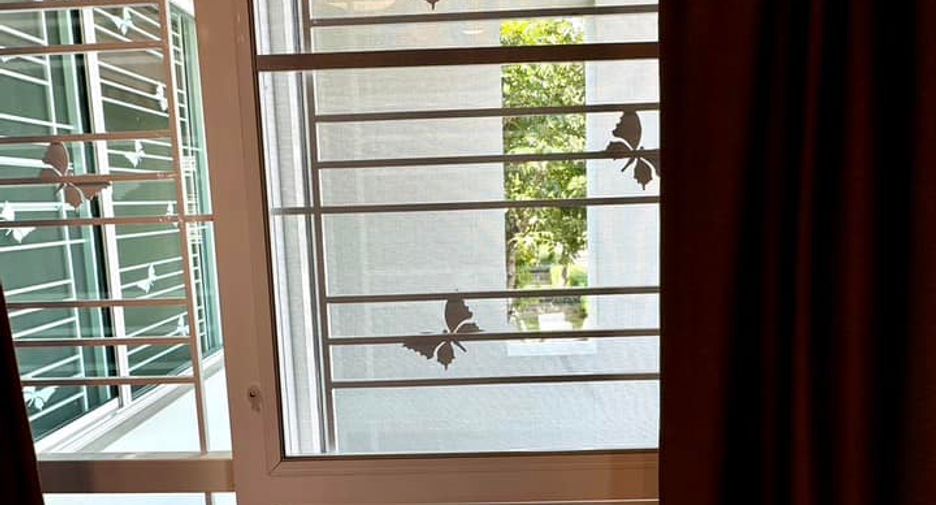 For sale 4 bedrooms townhouse in Bang Phli, Samut Prakan