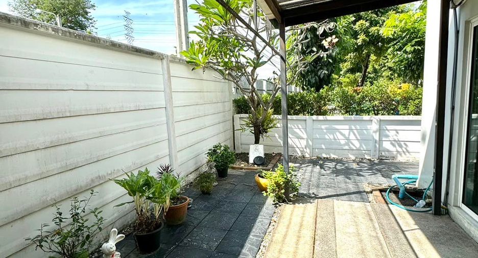 For sale 4 bedrooms townhouse in Bang Phli, Samut Prakan