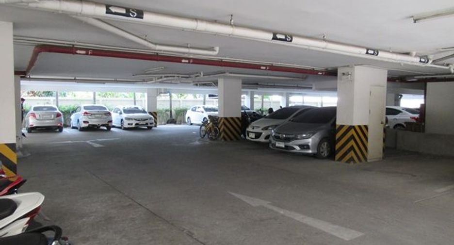 For sale studio condo in Huai Khwang, Bangkok