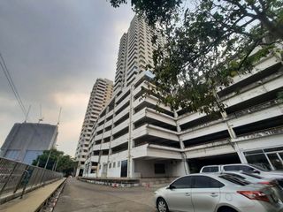Wohnung zum Kauf mit Studio in Bang Kapi, Bangkok