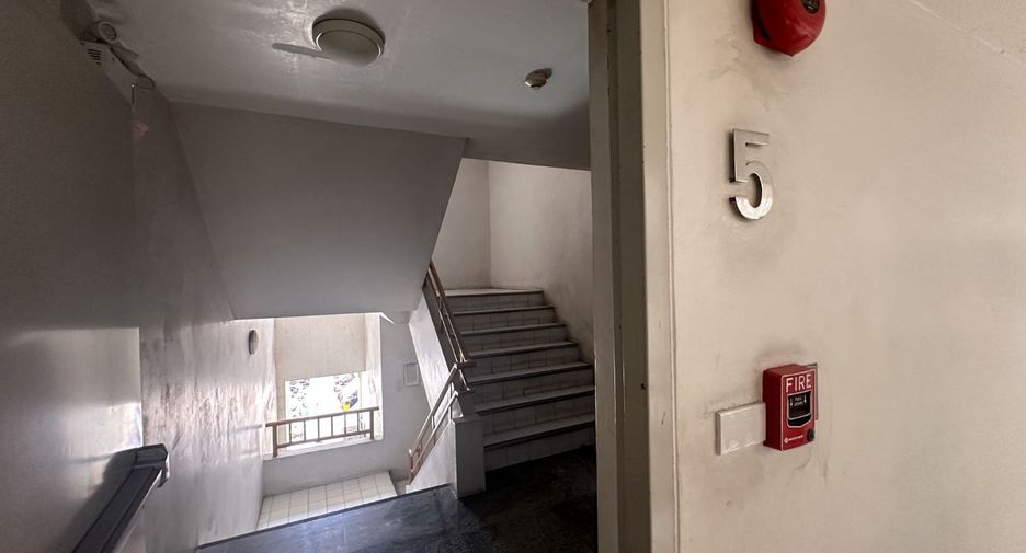 For sale studio condo in Lat Phrao, Bangkok