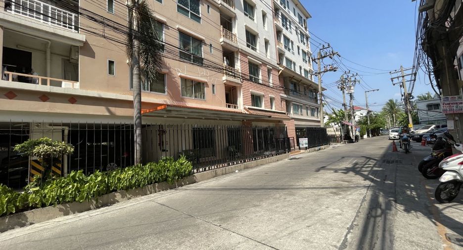 For sale studio condo in Lat Phrao, Bangkok
