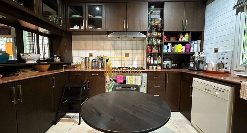 For rent 4 ベッドルーム house in Watthana, Bangkok
