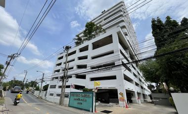 Wohnung zum Kauf mit Studio in Prawet, Bangkok