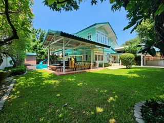 For rent 5 Beds house in Khlong Toei, Bangkok