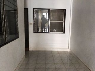 出售 公寓 联排别墅 在 Taling Chan, 曼谷