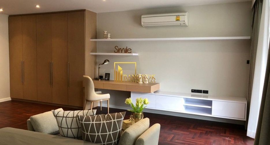 Reihenhaus zur Miete mit 5 Zimmer in Khlong Toei, Bangkok
