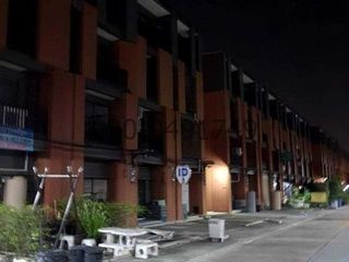For rent 4 ベッドルーム retail Space in Nong Khaem, Bangkok