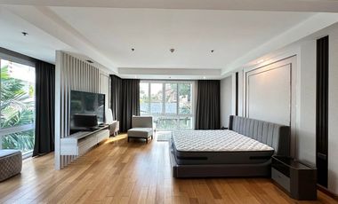 For rent 4 bed condo in Khlong Toei, Bangkok