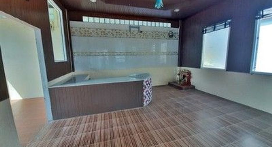 出售 1 卧室 商业空间 在 Phan Thong, Chon Buri