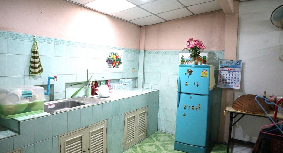 Продажа 3 спальни таунхаус в Krathum Baen, Самутсакхон